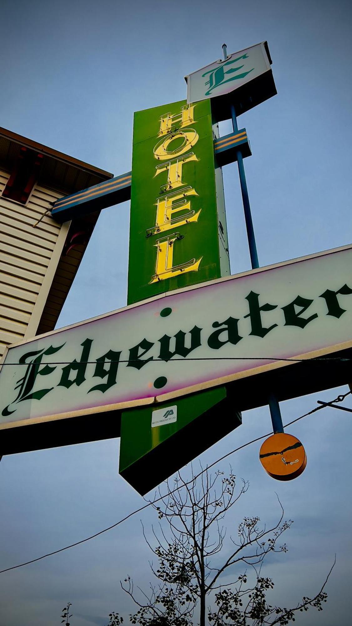 Edgewater Hotel Whitehorse Luaran gambar